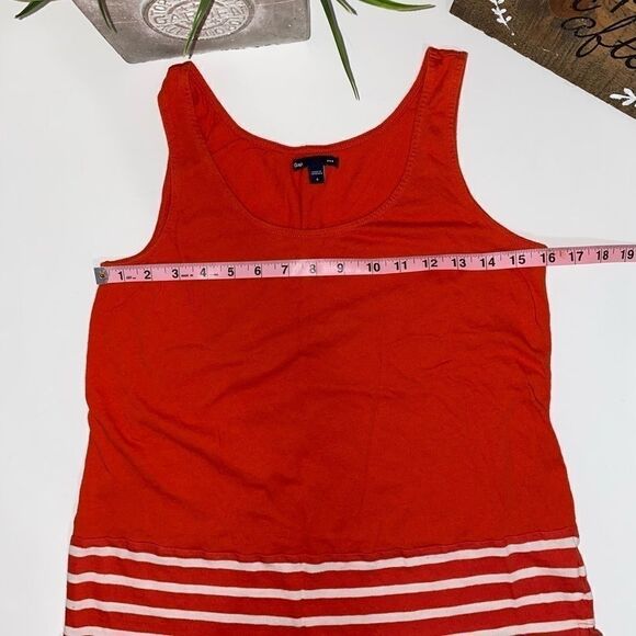 Gap sleeveless tank striped bottom - Picture 6 of 9